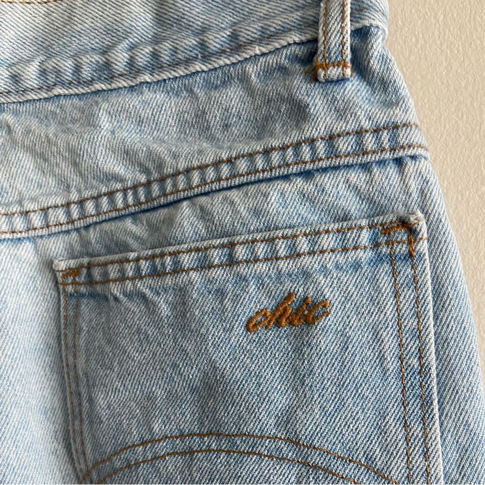 Vintage Chic Womens Ripped Raw Hem Denim Shorts size S - Picture 5 of 11
